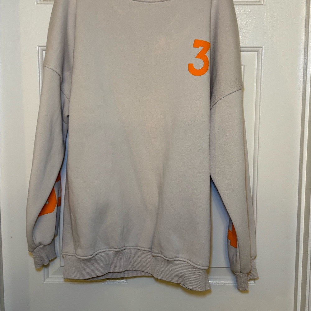 Light Gray Crewneck Sweatshirt with Orange '3' Accent